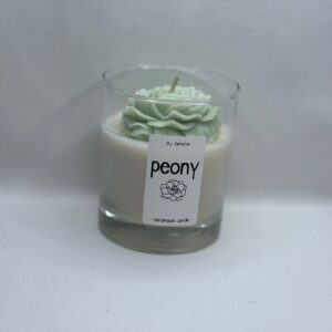 glas met pioenroosje